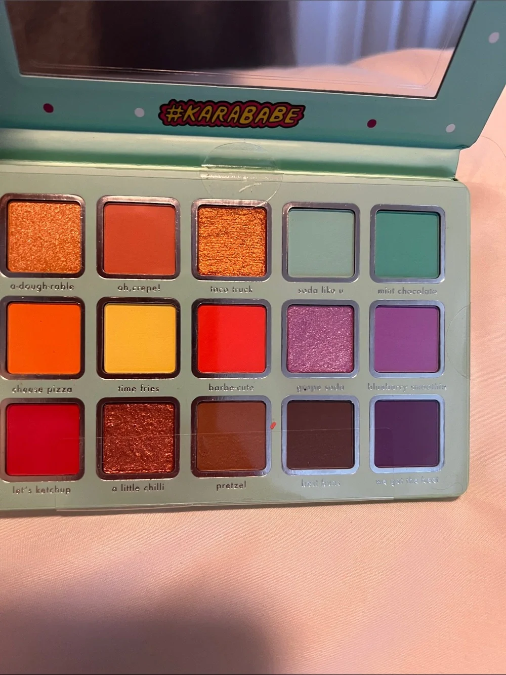 Kara Beauty Tummy In My Tummy Eyeshadow Palette - and extras !